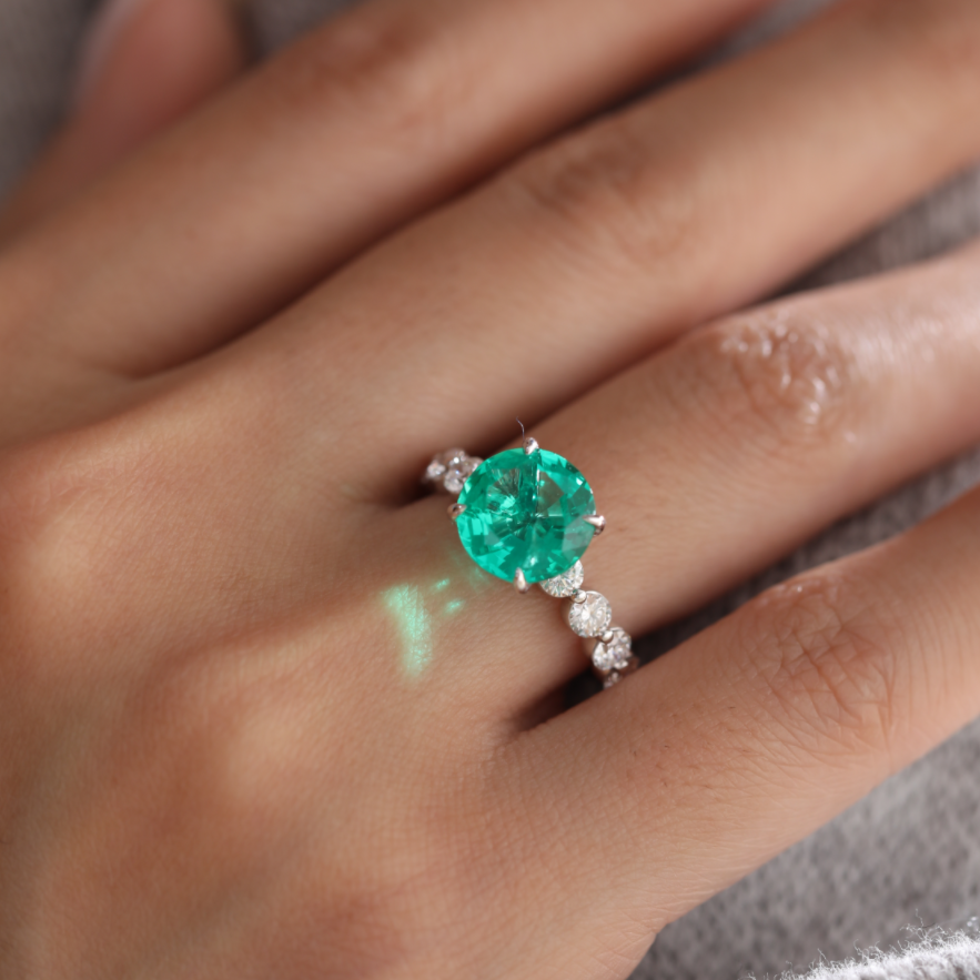 18K White Gold 2.5ct Round Colombian Lab Emerald 4 Calw Prong Ring with 8 Round Lab Diamond Side-stones