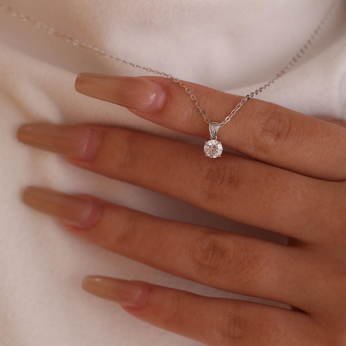 18K White Gold Round Brilliant Cut Lab Diamond Four Claw Prongs Basket Setting Pendant Necklace
