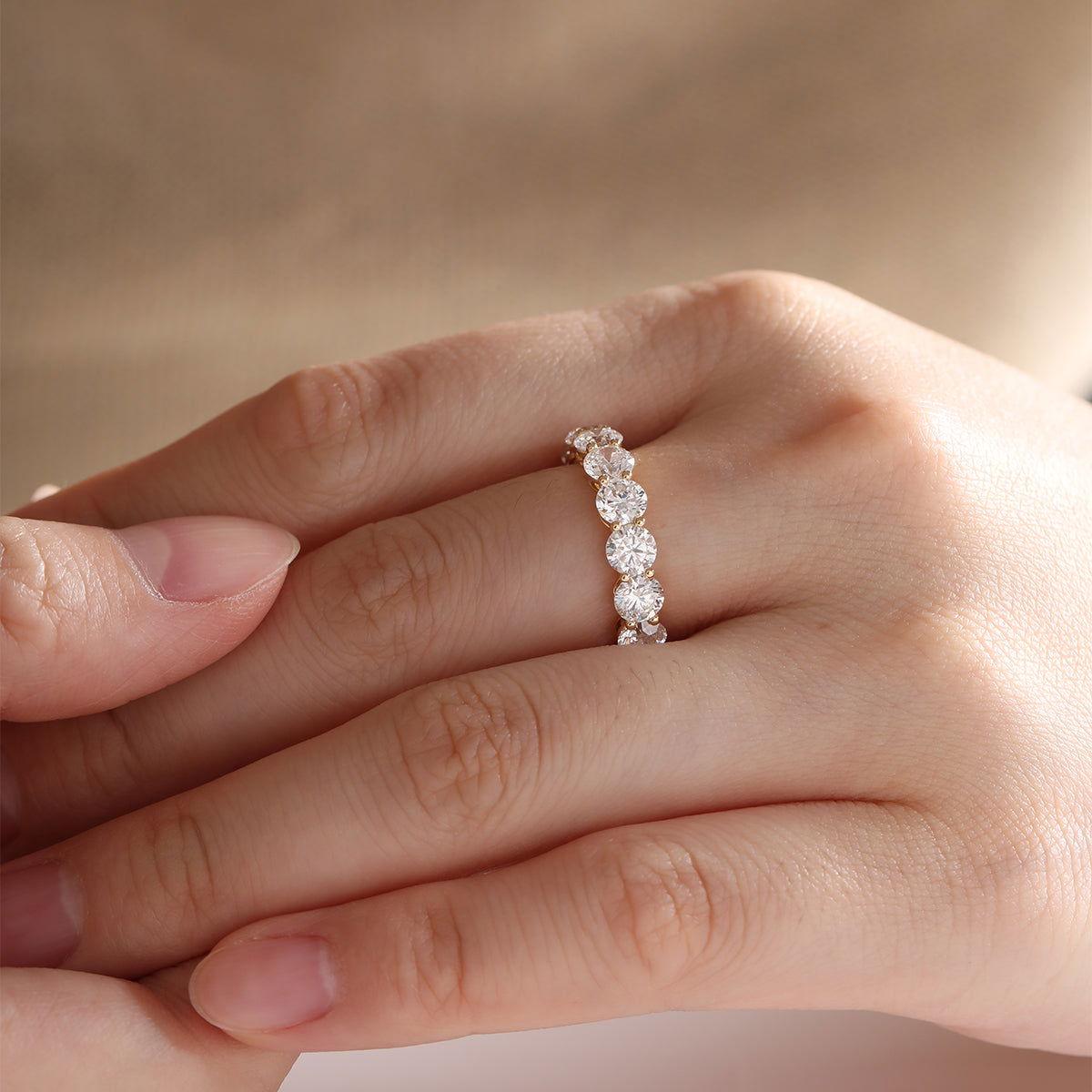 18K Yellow Gold Round Lab Diamond Shared Prong Setting Eternity Ring