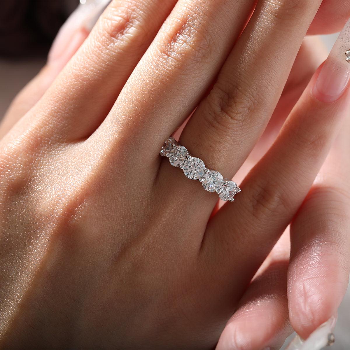 14K White Gold 5-Stone Round Diamond Cocktail Ring with Smooth Ring Cut Design