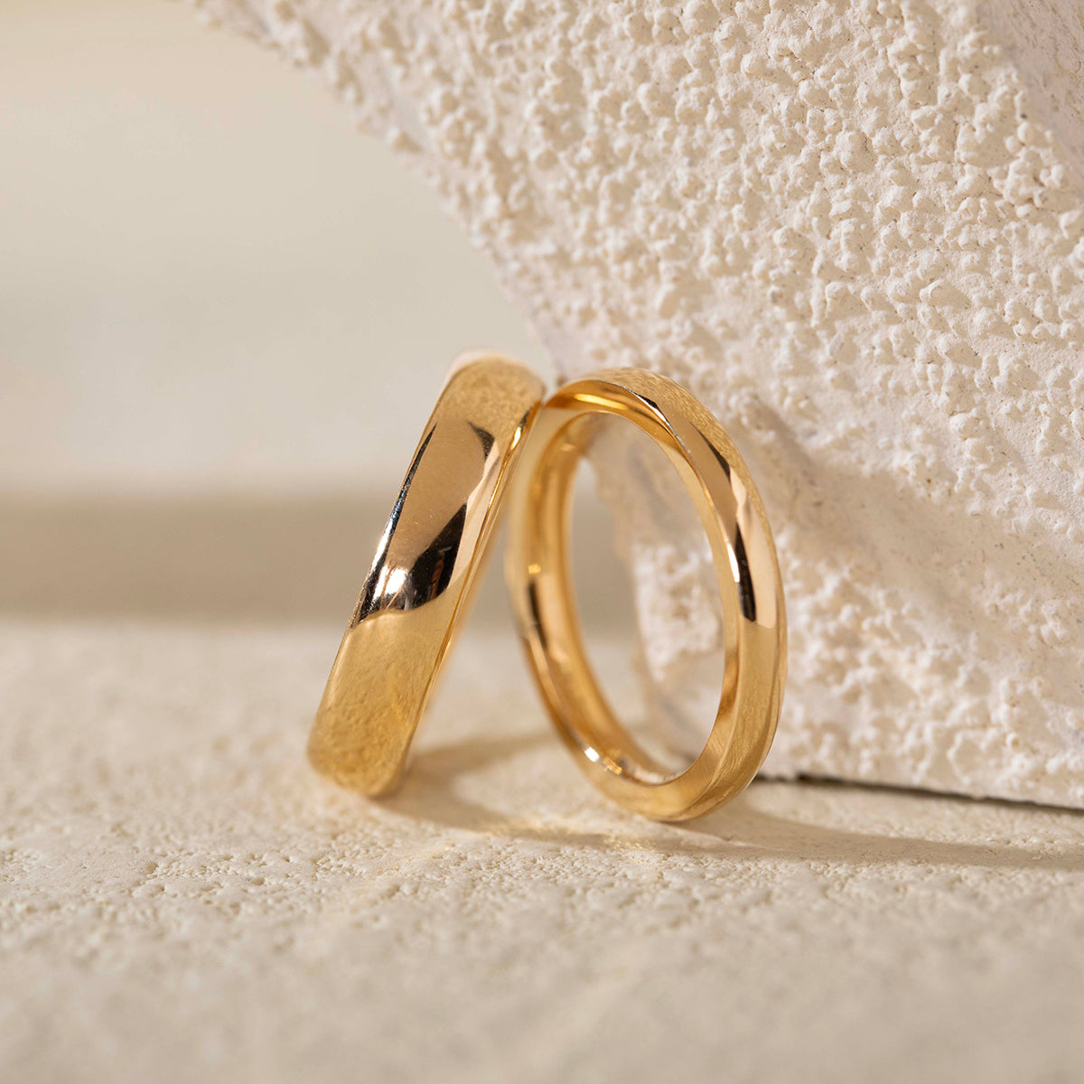 18K Yellow Gold Wedding Band Set