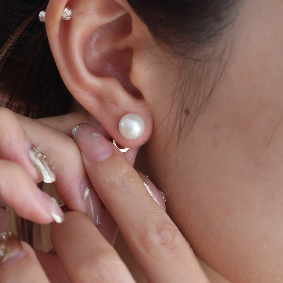 14K Yellow Gold Near-round Fresh-water Pearl Etud Earrings