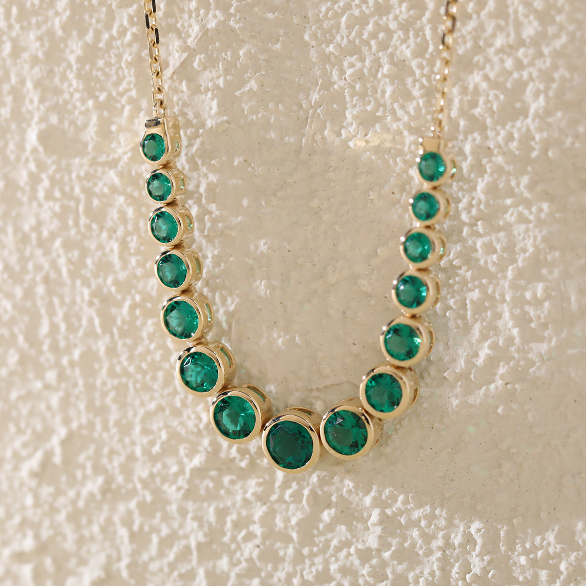14K Yellow Gold Round Lab Columbian Emerald Bezel Smile Pendant Necklace