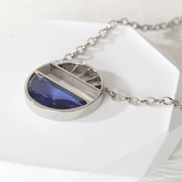 half-moon-shape-crown-flower-