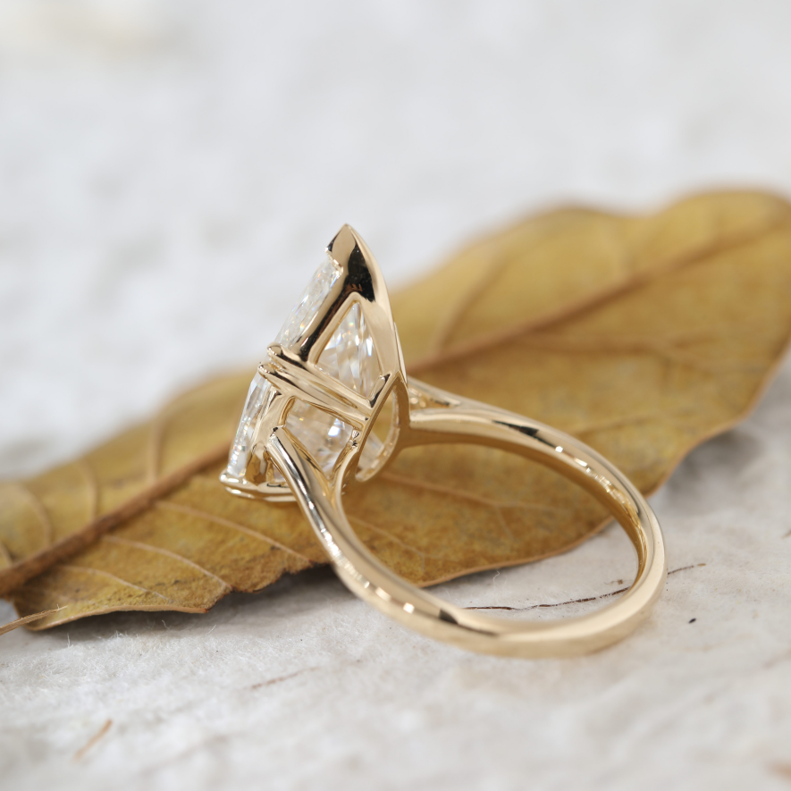 14K Yellow Gold 7.5ct Pear-Cut Lab Diamond Solitaire Ring with Double ...