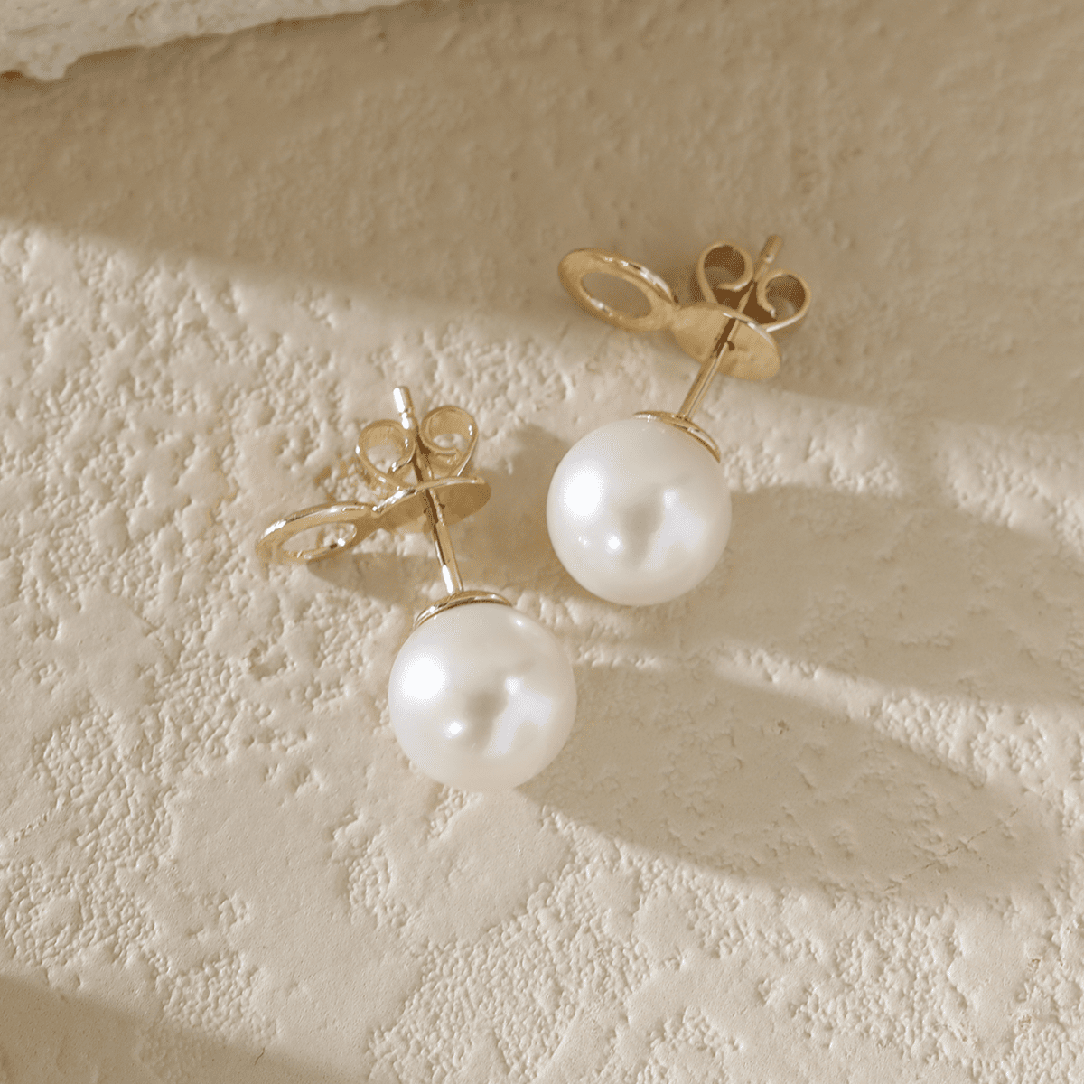 14K Yellow Gold Near-round Fresh-water Pearl Etud Earrings