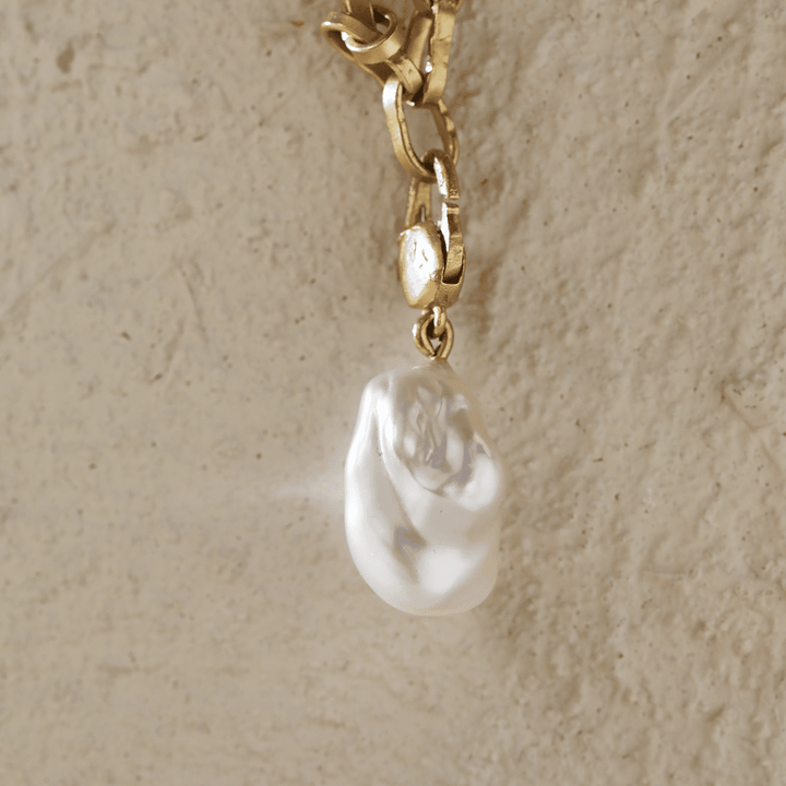 18K Yellow Gold Baroque Pearl Pendant Necklace with Handcrafted Irregular - Shaped Chain - FIORESE JEWELRY