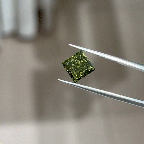 2.6ct Princess Cut Lab Diamond Green SI NO.1031