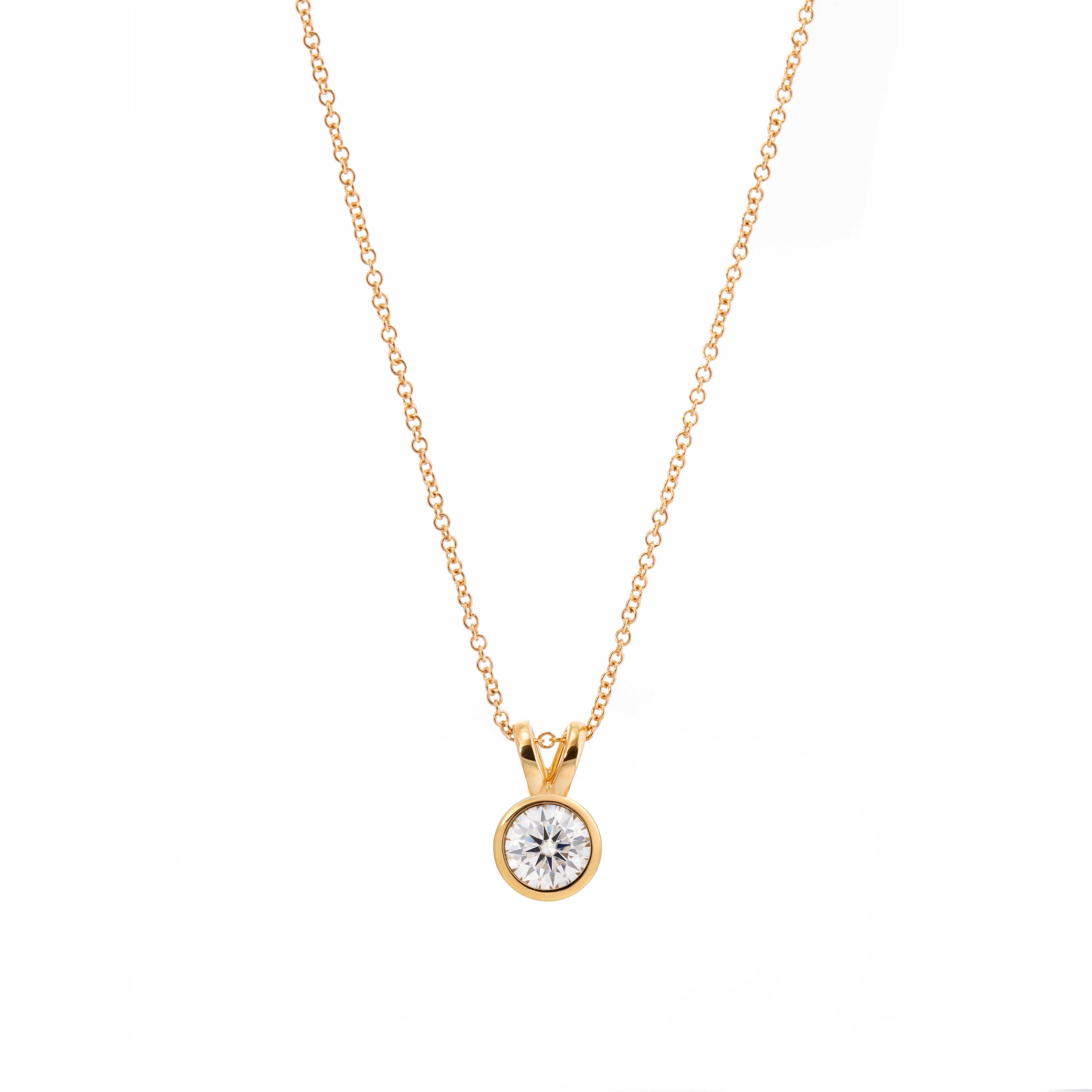 Fiorese Happy 2025 14K Yellow Gold 1ct Round Lab Diamond Bezel Necklace (FG Color, VS Clarity)