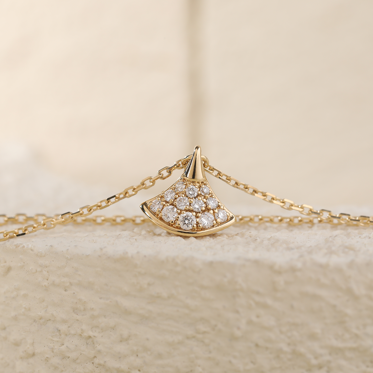 18K Yollow Gold Round Lab Diamond Skirt Pendant Necklace