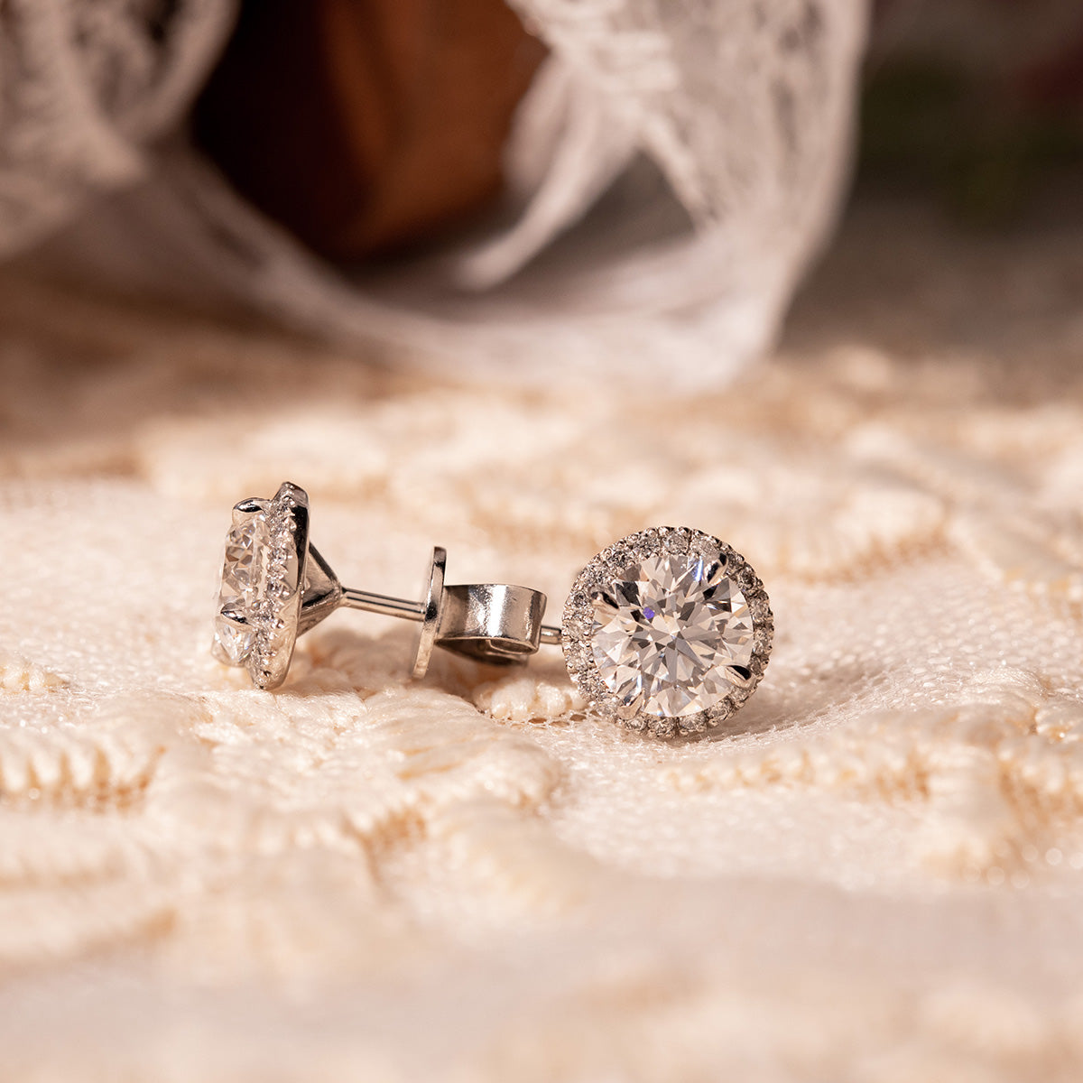 Pt950 Round Brilliant Cut Diamond Halo Stud Earrings