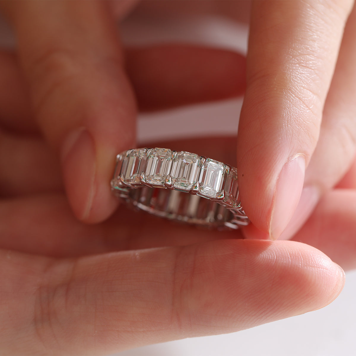 6*4mm Emerald Cut Lab Diamond Shared Claw Prong Basket Eternity Ring