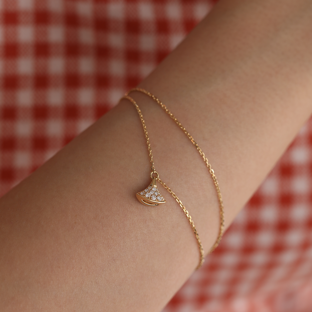 18K Yollow Gold Round Lab Diamond Skirt Pendant Necklace