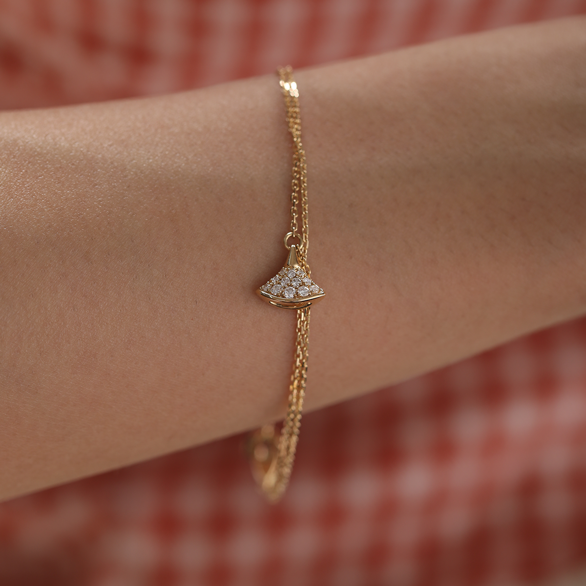18K Yollow Gold Round Lab Diamond Skirt Pendant Necklace