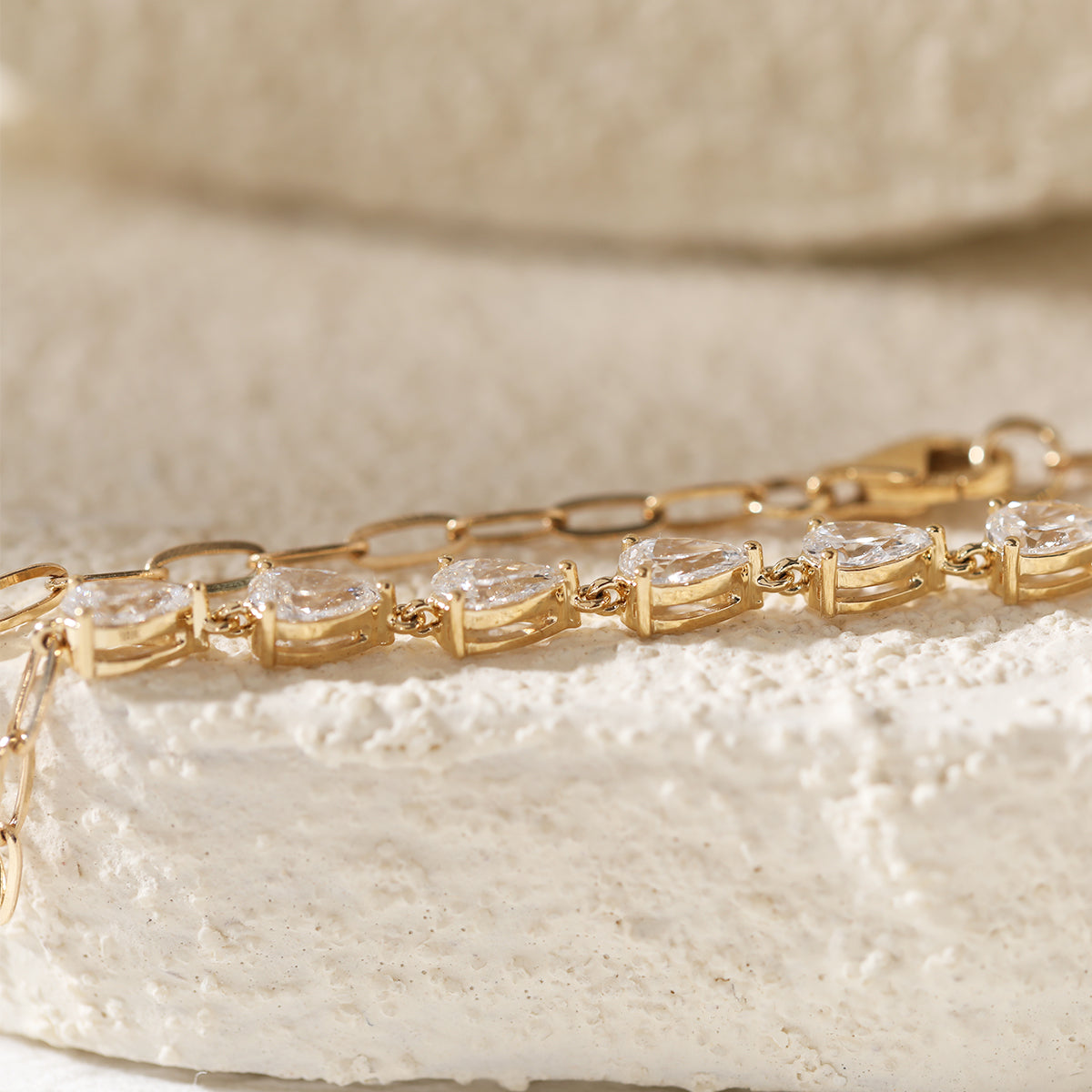18K Yellow Gold Pear Lab Diamond 9 Stone Chain Bracelet