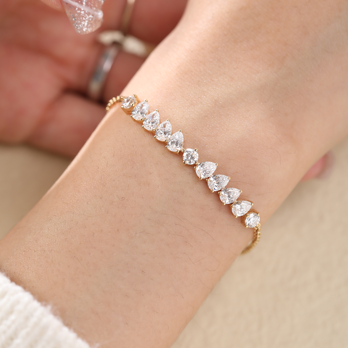 18K Yellow Gold Two-Shape Lab Diamond Bracelet – Round & Pear Cuts