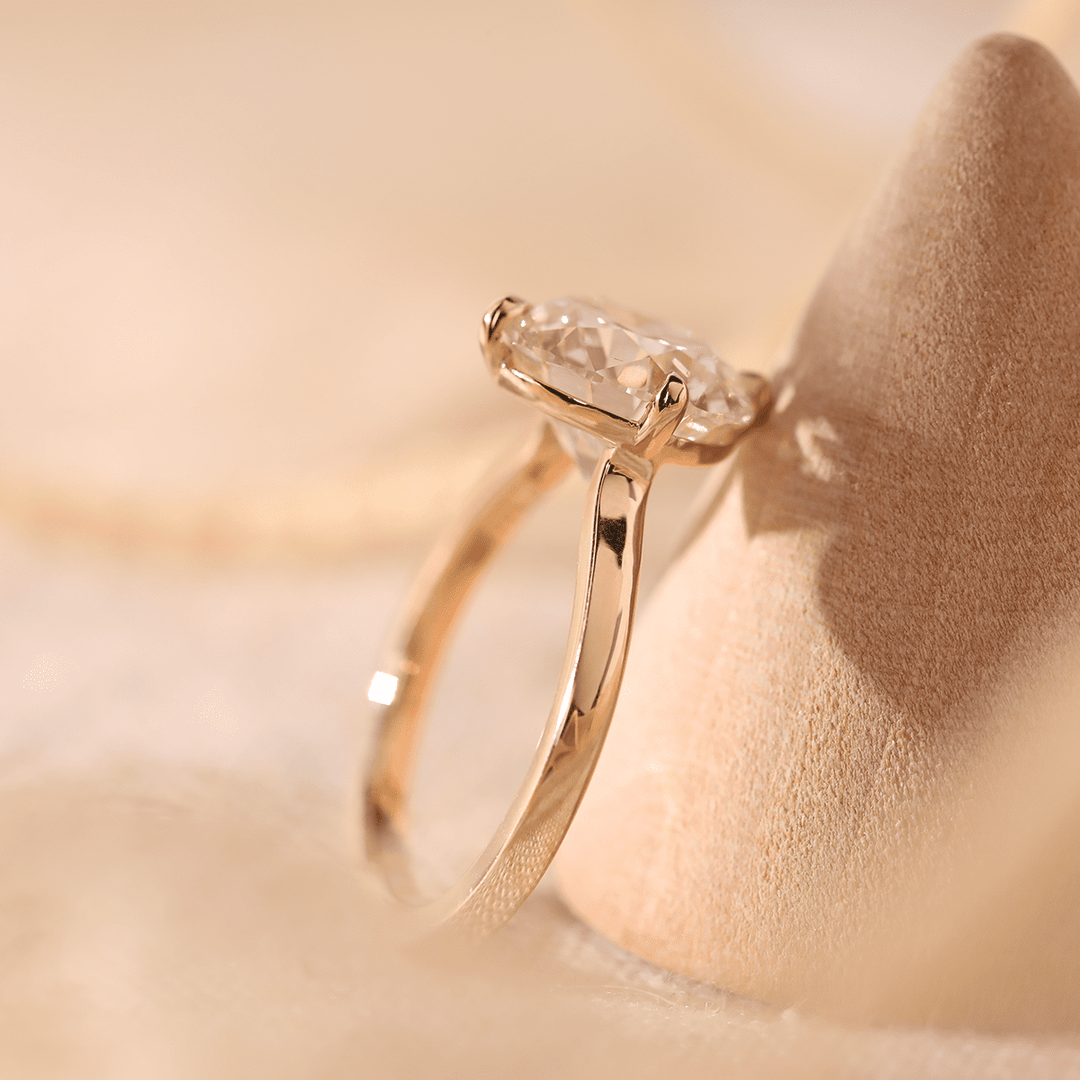 Round Cut Diamond 4 - Claw Prong Solitaire Engagement Ring — Minimalist Design - FIORESE JEWELRY