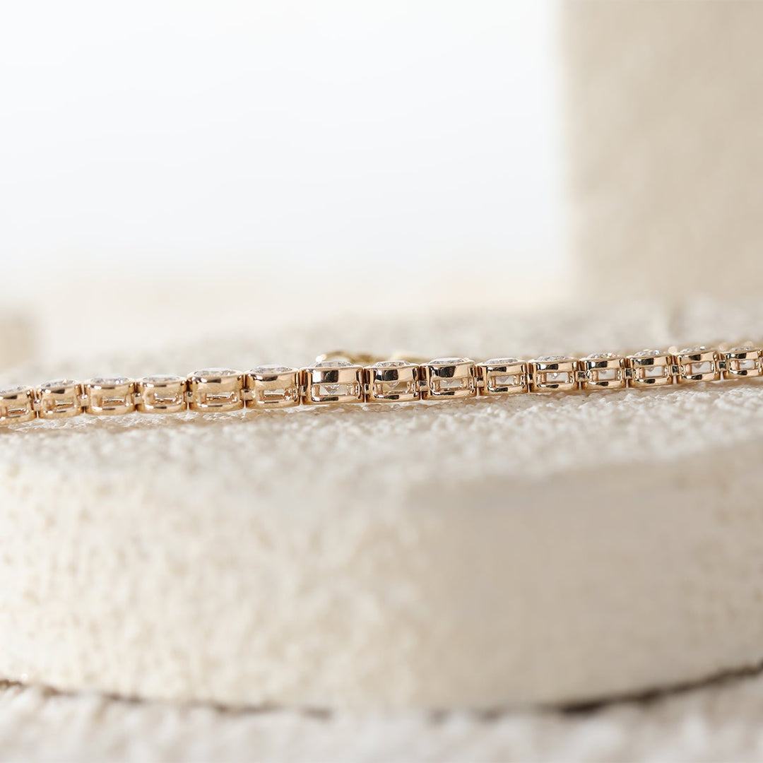 Round Diamond Bezel-Set Graduated Necklace - FIORESE JEWELRY