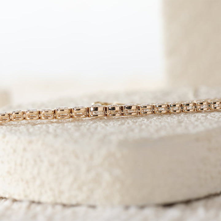 Round Diamond Bezel-Set Graduated Necklace - FIORESE JEWELRY